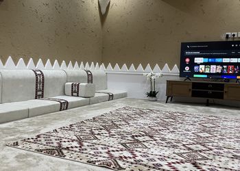 شاليه بمسبح خارجي وألعاب مائية