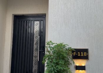 استديو مع حوش خاص بأثاث حديث