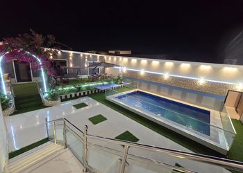 استراحة بجلسة خارجية و مجالس