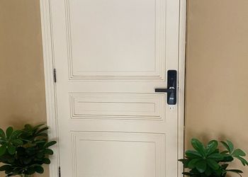 غرفة بسرير مفرد ودخول ذاتي 