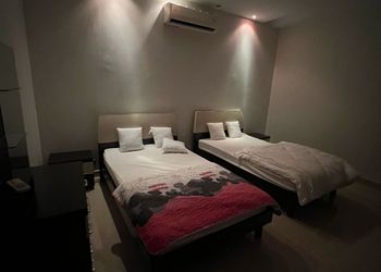 شاليه بمدخل سيارة و دخول ذاتي
