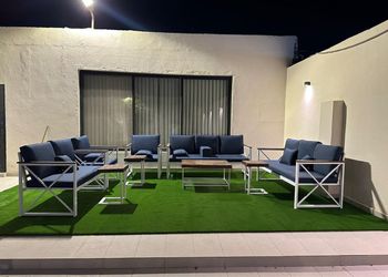 استراحة بمسطحات خضراء