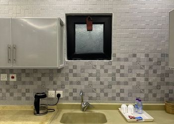 استديو بسرير ماستر وجلسة 