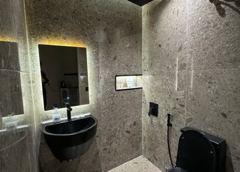 استديو بأثاث مريح وبسيط 