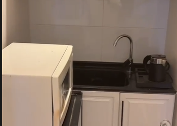استديو بسرير ماستر وجلسة جانبية