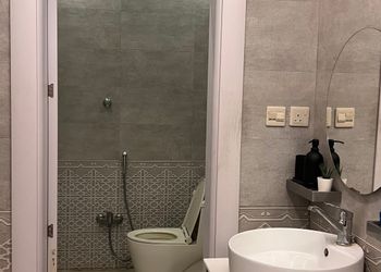 شقة بصالة أنيقة ودخول ذاتي