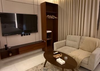 استديو بسرير ماستر وجلسة جانبية 