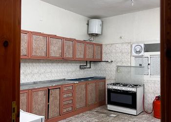 شقة بغرفة جلوس وغرفتين نوم 