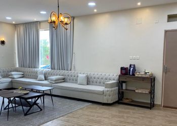 مزرعة بجلسة خارجية وبأجواء ريفية