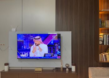 مزرعة بمسبح مطل على الحديقة