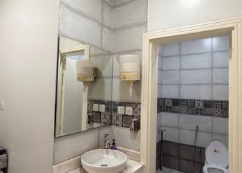 شاليه بجلسة خارجية ومسبح 