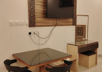 استديو بسرير ماستر وأثاث مريح 