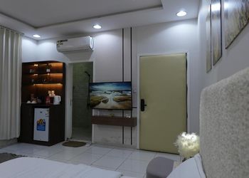 استديو بسرير ماستر وجلسة جانبية