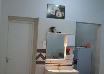 شالية بمسبح داخلي وصالة 