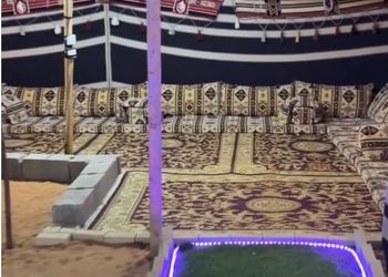 مخيم بجلسة خارجية واجواء ممتعة