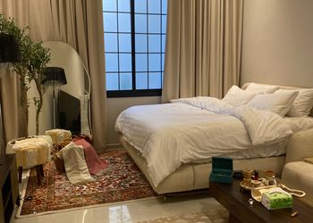 استديو هادئ بسرير ماستر 