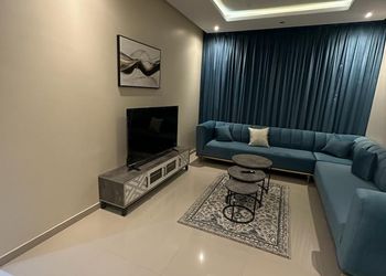 شقة انيقة بصالة بدخول ذاتي 