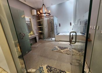 شاليه بمسطح اخضر