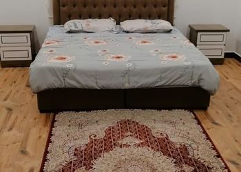 شاليه بمسبح داخلي ومجلس