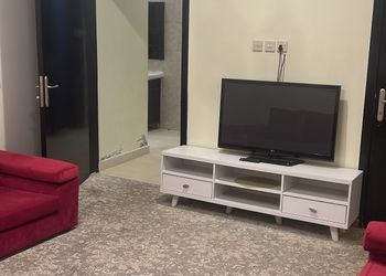 شقة بغرفتين نوم وصالة 