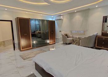 شالية بمجلس مطل على المسبح 