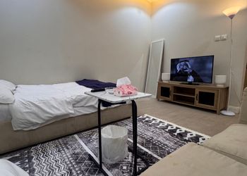 استديو هادئ بدخول ذاتي 