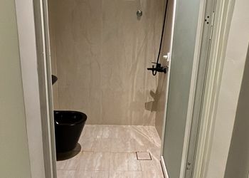 استديو بسرير ماستر وجلسة جانبية 