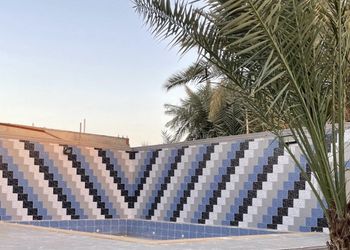 استراحة بمجالس واسعة وجلسة خارجية