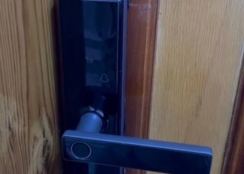 شقة بصالة مريحة وغرفتين نوم 