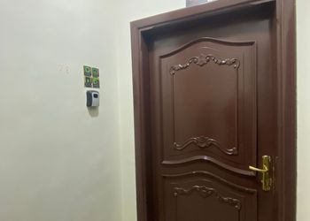 استديو بسرير ماستر وجلسة جانبية 