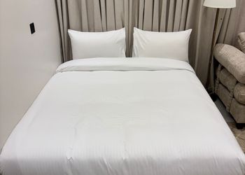استديو هادئ بسرير ماستر 