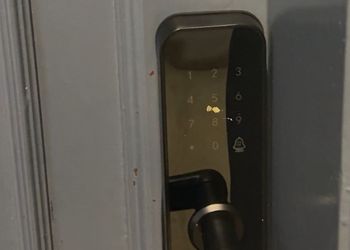 استديو بسرير ماستر وجلسة جانبية