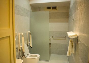 استديو بسرير ماستر 