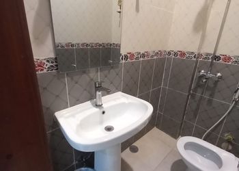 استديو بأثاث مريح وبسيط 