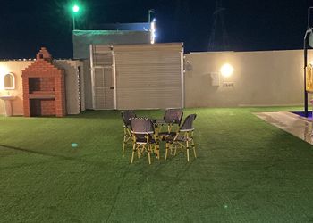 شالية بمجلس مطل على المسبح 