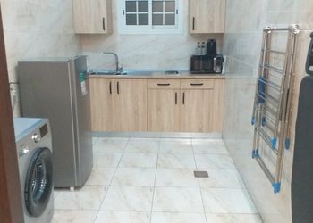 شقة بغرفة جلوس وغرفتين نوم 