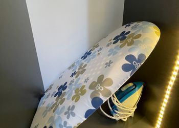 غرفة نوم مريحة وصالة جذابة