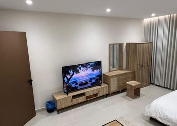 استديو هادئ بسرير ماستر