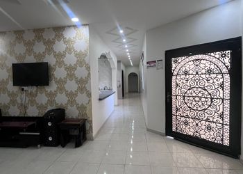 شاليه تصميم واسع ومسبح خارجي 