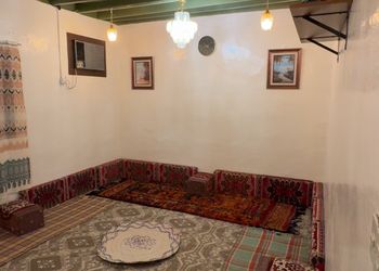 استراحة بمجلس وغرفة نوم 