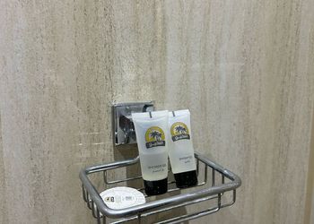 استديو بأثاث مريح وبسيط 