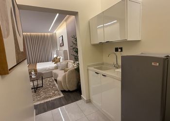 استديو بتصميم أنيق ودخول ذاتي