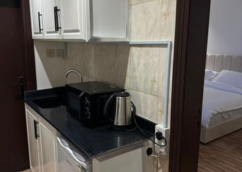 استديو بسرير ماستر وجلسة جانبية 