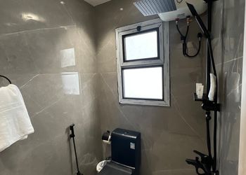 استديو بأثاث مريح وبسيط 