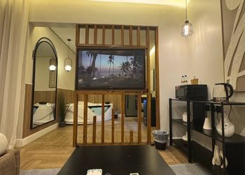 استديو بسرير ماستر وجلسة جانبية 