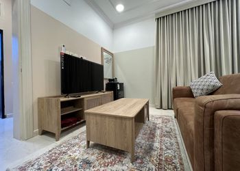 استديو بتصميم انيق ودخول ذاتي