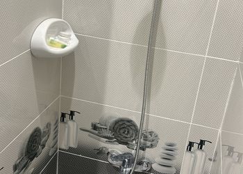 شقة بثلاث غرف نوم وصالة جلوس
