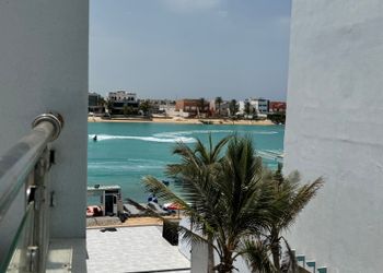 استديو بسرير ماستر وجلسة جانبية 