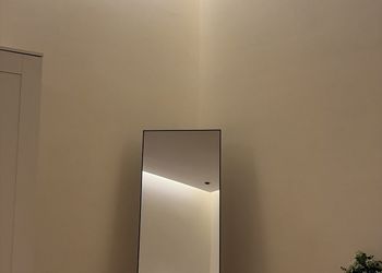 استديو بسرير ماستر وأثاث مريح 