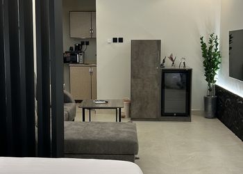 استديو بسرير ماستر وجلسة جانبية 